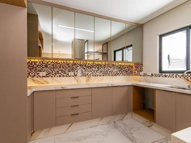 Lindo Sobrado de Luxo no Xaxim | 3 Suítes | R$ 1.390.000,00