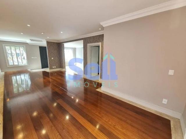 Lindo Sobrado Luxuoso à venda, 470m² e 510m² Terreno 17x30 Sumaré, 7 Dormitórios 5 Suítes, 5 Va