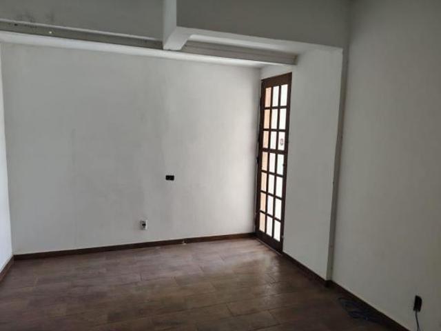 LINDO SOBRADO REFORMADO JD MONTE ALEGRE, PROX SHOOPING TABOAÕ E COMERCIOS