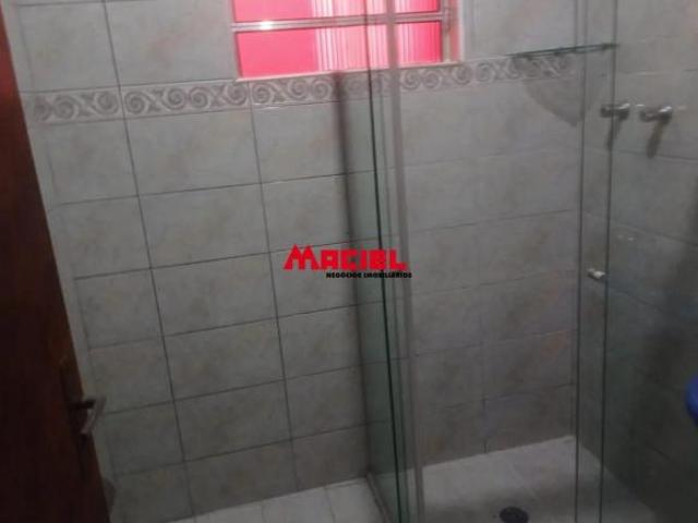 Lindo sobrado sendo tres casas de dois quartos,sala,cozinha e banheiro