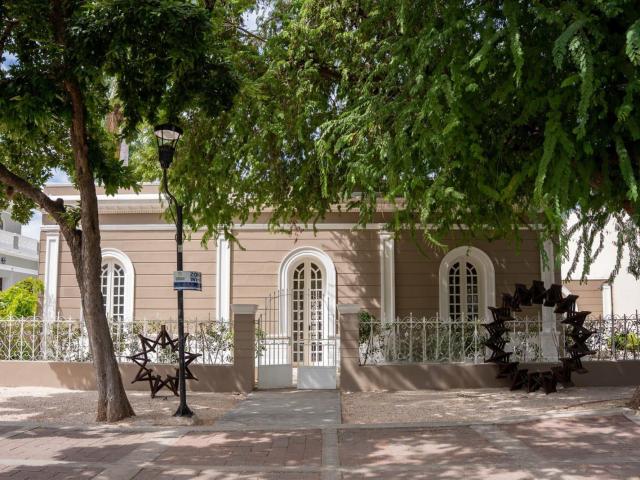 LINDOS LOCALES EN RENTA SOBRE PASEO MONTEJO ARL 1068
