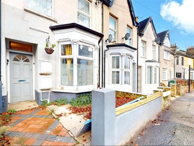 Lindley Road, Leyton E10, 2 bed flat to rent, £1,950 pcm | PrimeLocation