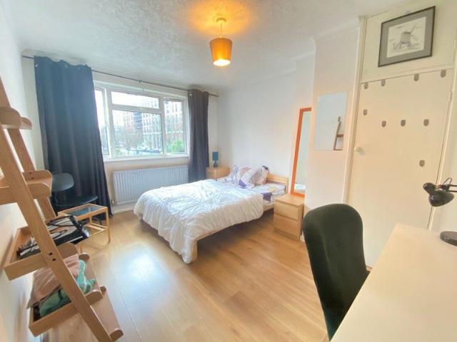 Lindley Street, London E1, 5 bed detached house to rent, £3,501 pcm | PrimeLocation