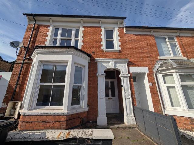 Lindsay Street, Kettering, NN16 3 bed maisonette to rent £995 pcm £230 pw