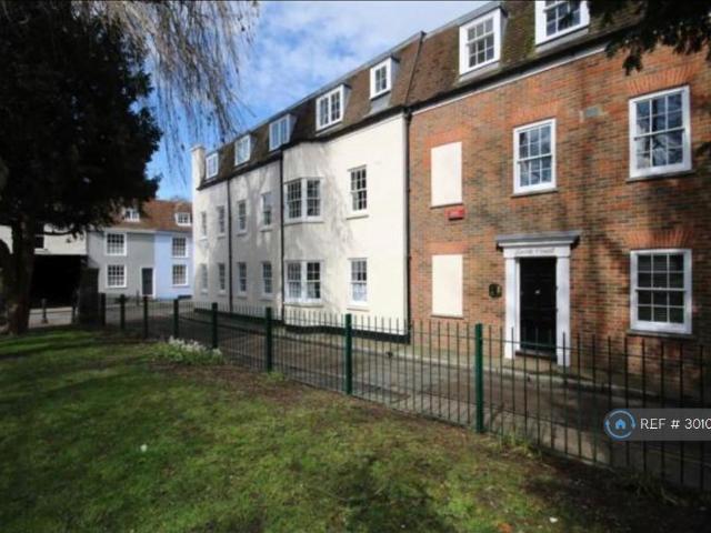 Linen Court, Canterbury, CT1 2 bed flat to rent £1,450 pcm £335 pw
