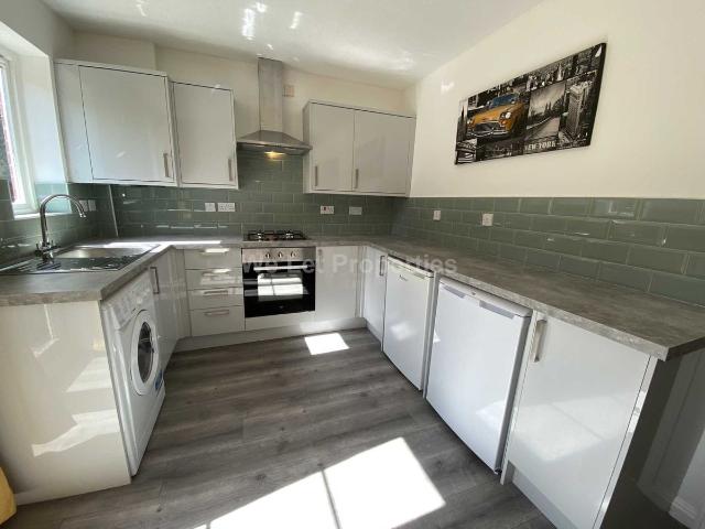 Linen Court, Salford M3, 2 bed property to rent, £1,250 pcm | PrimeLocation