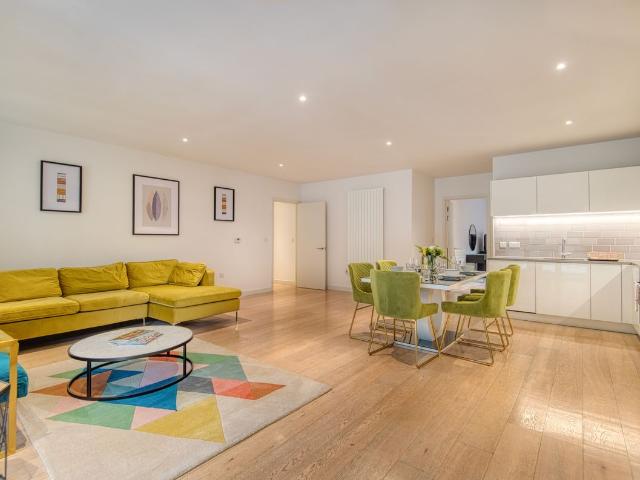 Liner House, London E16, 2 bed flat to rent, £4,500 pcm | PrimeLocation