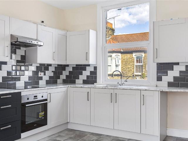 Ling Road, London E16, 3 bed maisonette to rent, £2,000 pcm | PrimeLocation
