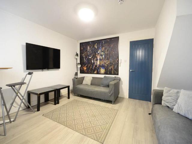 Ling Street, Kensington, 2 bed house share to rent £1,083 pcm £250 pw