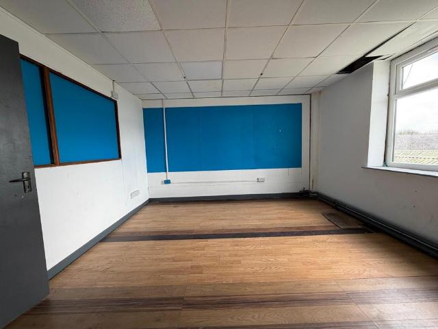 Lingard Street, Burslem. Terraced house to rent £750 pcm £173 pw