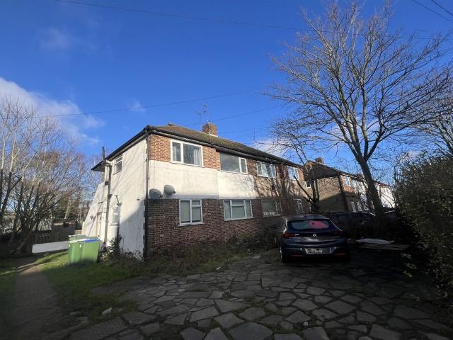 Lingfield Crescent, London SE9, 2 bed maisonette to rent, £1,550 pcm | PrimeLocation
