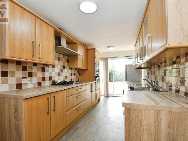 Lingwood Gardens TW7, 3 bed detached house to rent, £2,850 pcm | PrimeLocation