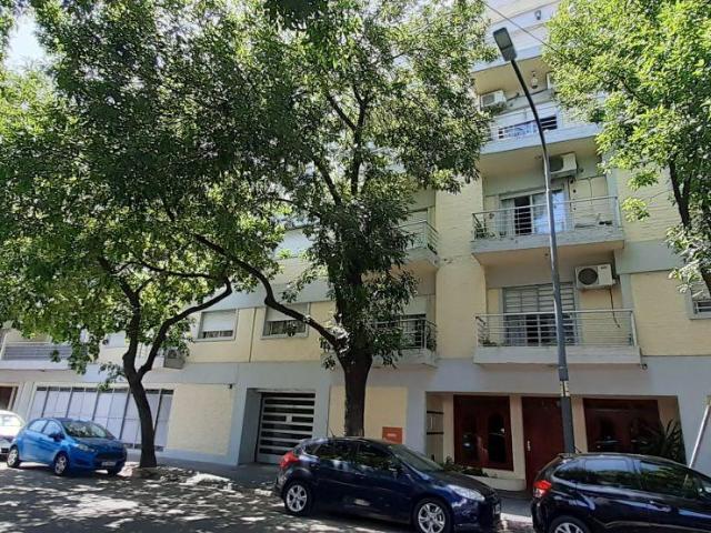Liniers 2 amb interno en edificio