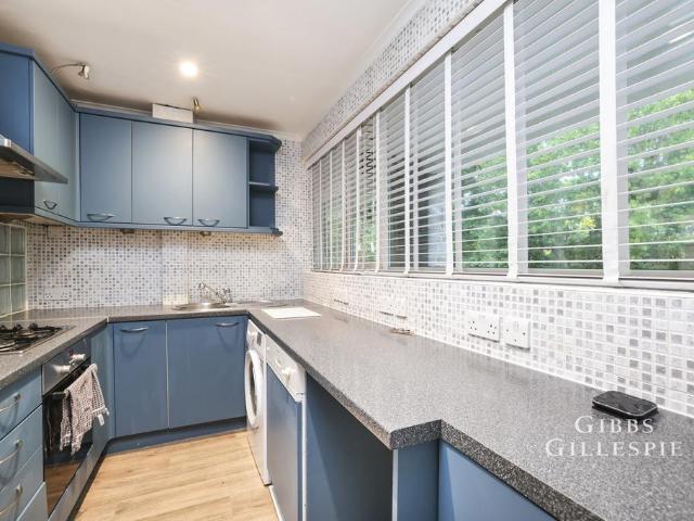 Link Way, Denham, Uxbridge, UB9 2 bed flat to rent £1,500 pcm £346 pw