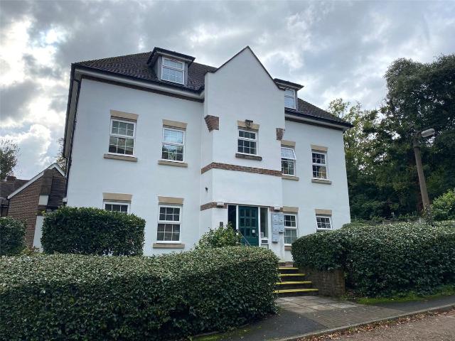 Linkfield Place, Batts Hill, Redhill, Surrey RH1, 2 bed flat to rent, £1,895 pcm | PrimeLocation