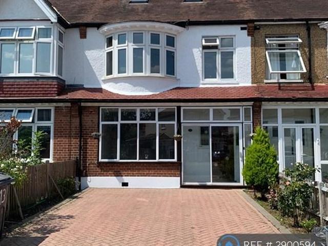 Links Avenue, Morden, SM4 4 bed terraced house to rent £2,950 pcm £681 pw