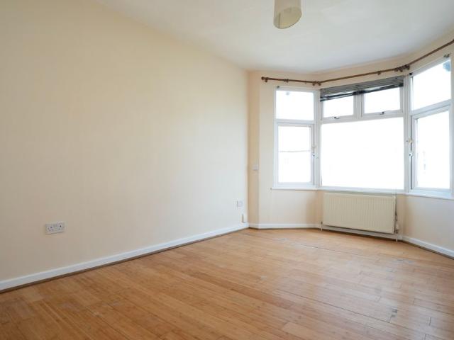 Links Road, London SW17, 1 bed flat to rent, £1,800 pcm | PrimeLocation