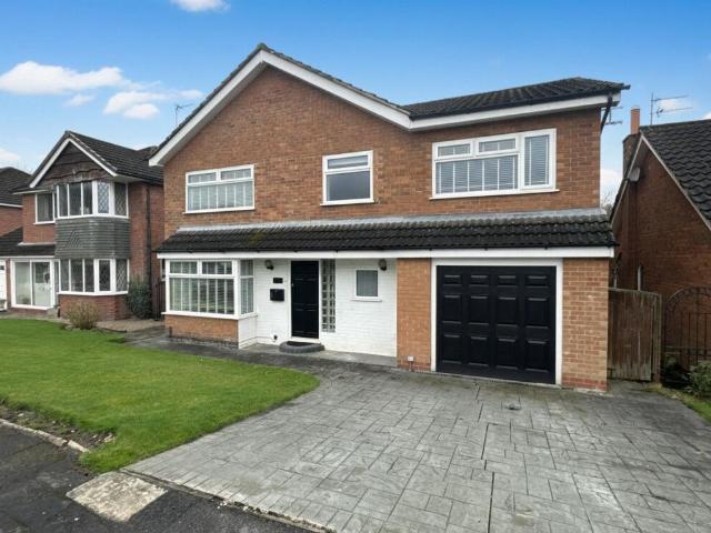 Linksway, Gatley SK8 4 bed detached house to rent £2,500 pcm £577 pw