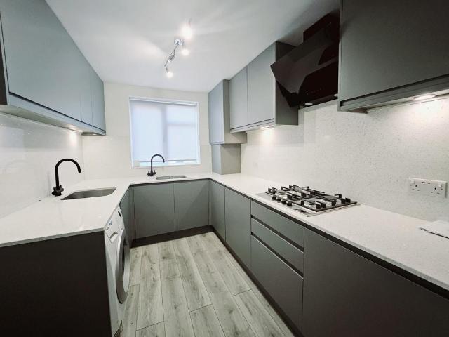 Linksway, London, NW4 1JR, United Kingdom | 4 bed house for rent #138776464 | Rentberry