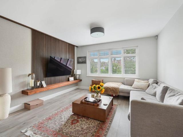 Linnet Close, Epsom