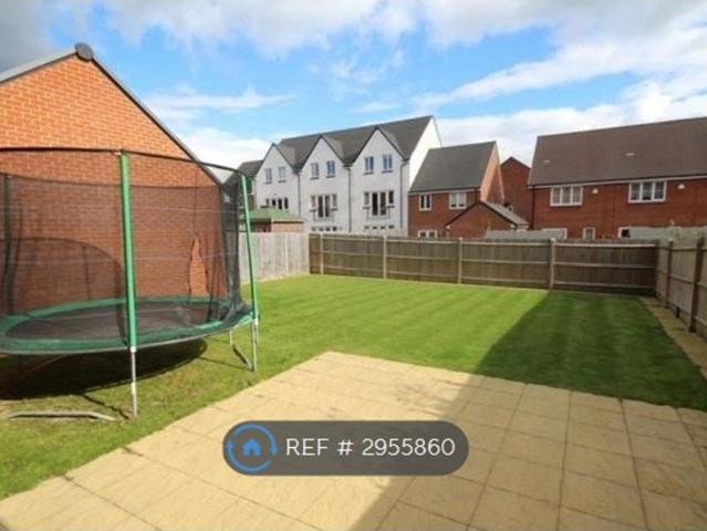 Linnet Avenue, Amersham HP6, 5 bed detached house to rent, £3,095 pcm | PrimeLocation