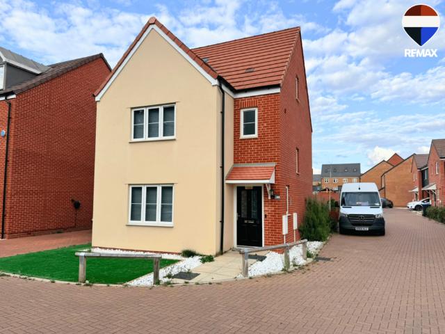 Linnet Grove, Harlow CM17 4 bed detached house to rent £2,450 pcm £565 pw