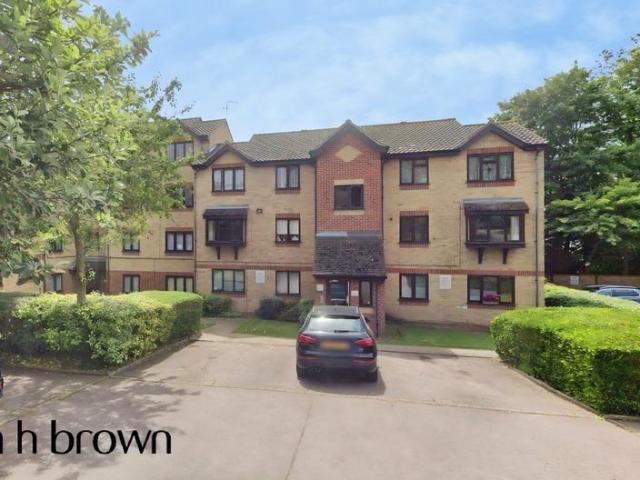 Linnet Way, PURFLEET ON THAMES 1 bed flat to rent £1,250 pcm £288 pw
