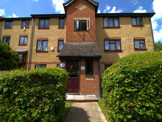 Linnet Way, Purfleet On Thames RM19, 1 bed flat to rent, £1,150 pcm | PrimeLocation