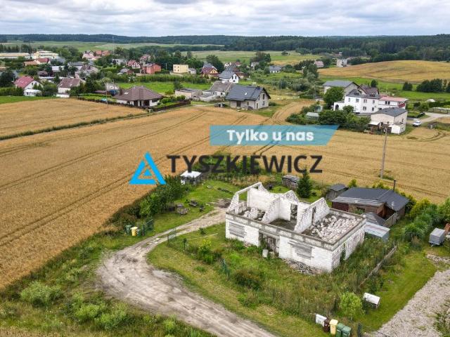 Dom w stanie surowym z dużą działką i garażem