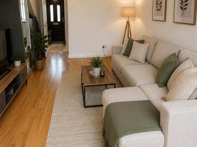Linslade Close, Hounslow TW4, 2 bed flat to rent, £1,500 pcm | PrimeLocation
