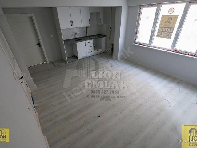 LION EMLAK'TAN PAŞAMESCİT'TE AÇIK OTOPARKLI SATILIK 2+1 DAİRE
