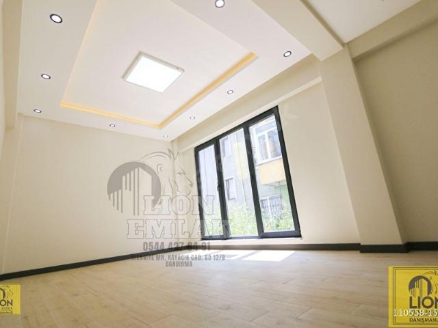 LION EMLAK'TAN SUNULLAH'TA BAHÇELİ,KLİMALI SATILIK 2+0 DAİRE