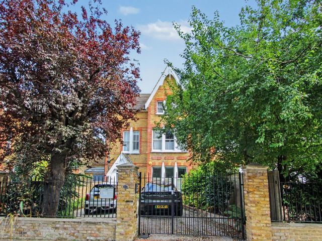 Lion Gate Gardens, Lc548, Richmond TW9, 1 bed flat to rent, £1,625 pcm | PrimeLocation