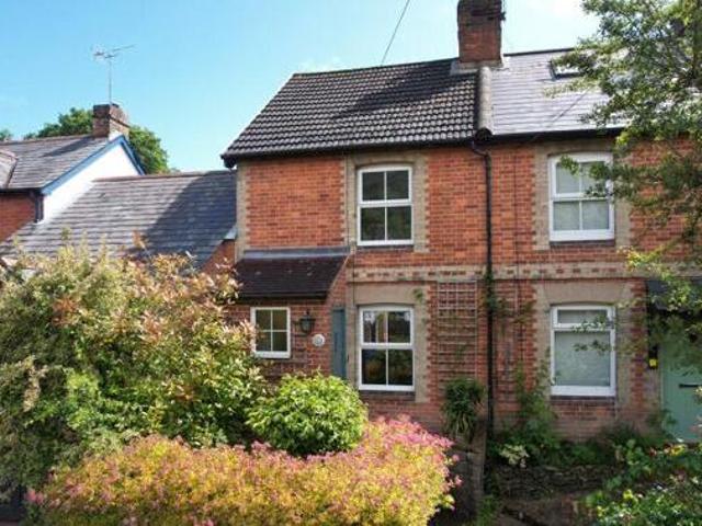 Lion Lane, Haslemere, 2 Bedroom Terraced
