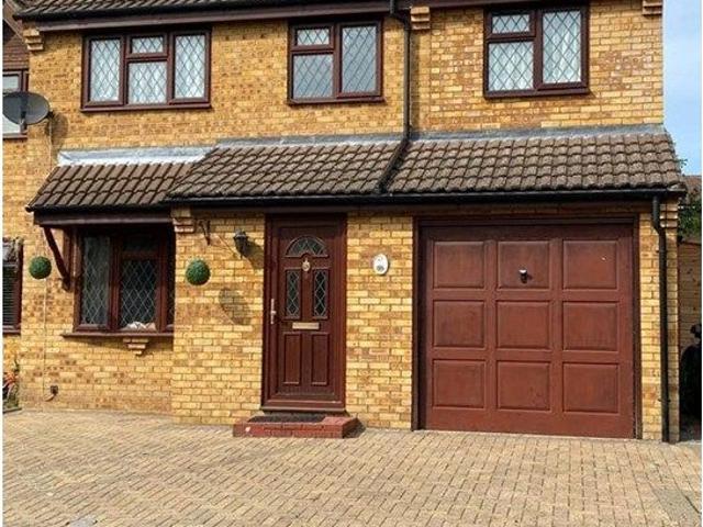 Lionel Hurst Close, Great Cornard, Sudbury CO10, 4 bed semi detached house to rent, £1,600 pcm | PrimeLocation