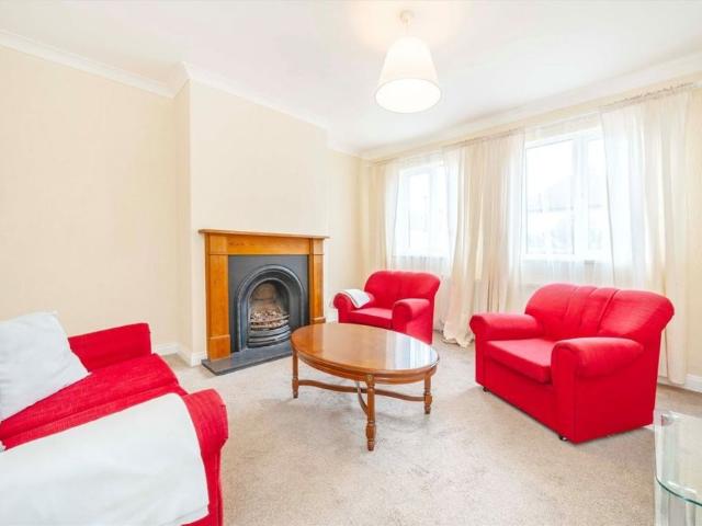 Lionel Road North, TW8, London