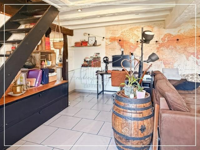 LIANCOURT CENTRE VILLE – T1 AVEC CHARME DE L'ANCIEN AVEC GARAGE !