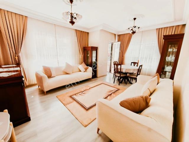 Libadiye Caddeye Yakın Ebeveyn Banyolu Geniş Ara Kat 3+1 Daire