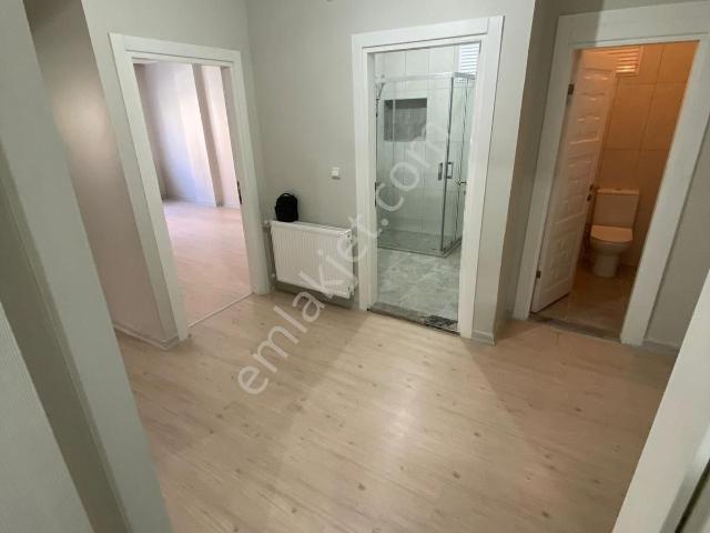Libadiye Metro, Yenilenmiş, Yüksek Giriş 2+1 Satılık Daire
