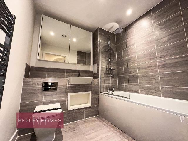 Liberty Court, Stone Crossing, Dartford DA2, 2 bed flat to rent, £1,850 pcm | PrimeLocation