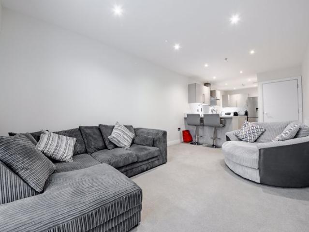 Liberty House, Bessemer Road, Welwyn Garden City AL7, 2 bed flat to rent, £1,650 pcm | PrimeLocation