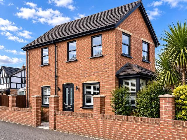 Liberty Lane, Addlestone, Surrey KT15, 2 bed detached house to rent, £1,910 pcm | PrimeLocation
