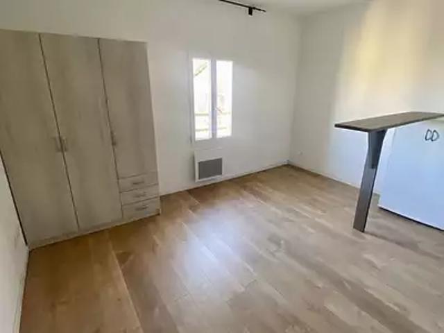 Libourne 33500 Location appartement 1 pièce t1 au dernier étage