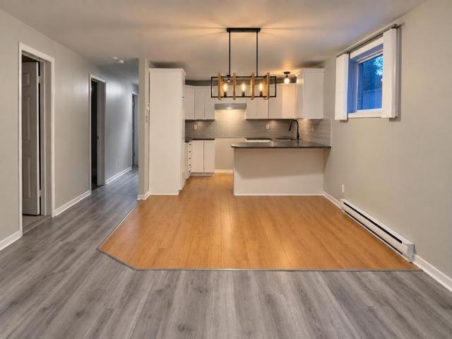 LIBRE Immense 6 1/2 rénové à Deux Montagnes appartement / logement à louer