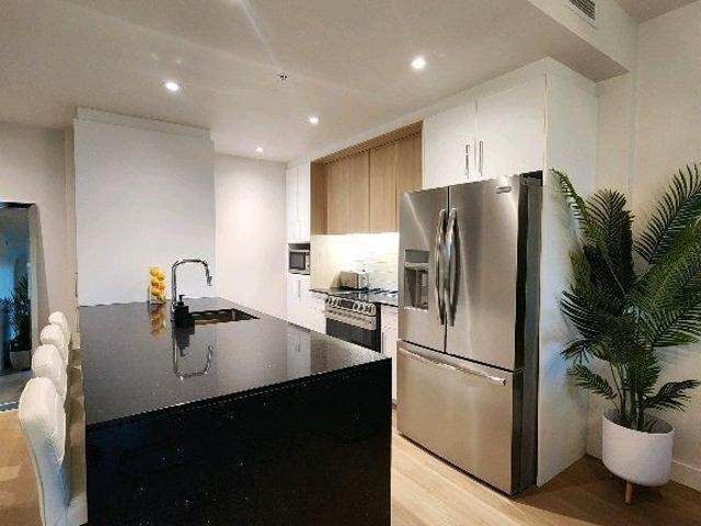 LIBRE IMMIDIATEMENT! Cession de bail de mon condo locatif neuf/Grand 4 1/2 + bureau J'offre 1500$ cash à la signature