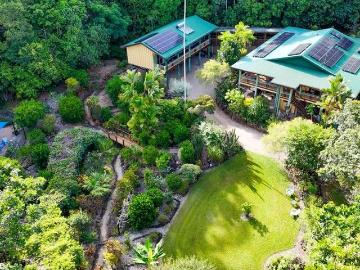 Licuala Lodge Mission Beach Your New Year Lifestyle + Income Sea Change !