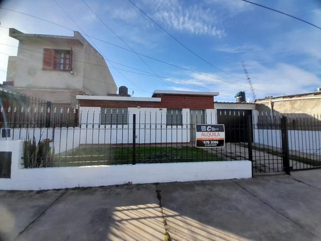 LICEO III SECCION CAMBACERES 1667 CASA 2 DORMITORIO EN ALQUILER