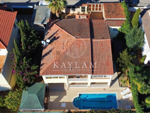 Licencia Turística Esta magnífica villa situada en la presti. 394m² Lloret de Mar