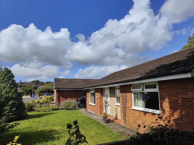 Lichen Close, Charnock Richard PR7, 3 bed detached bungalow to rent, £1,250 pcm | PrimeLocation