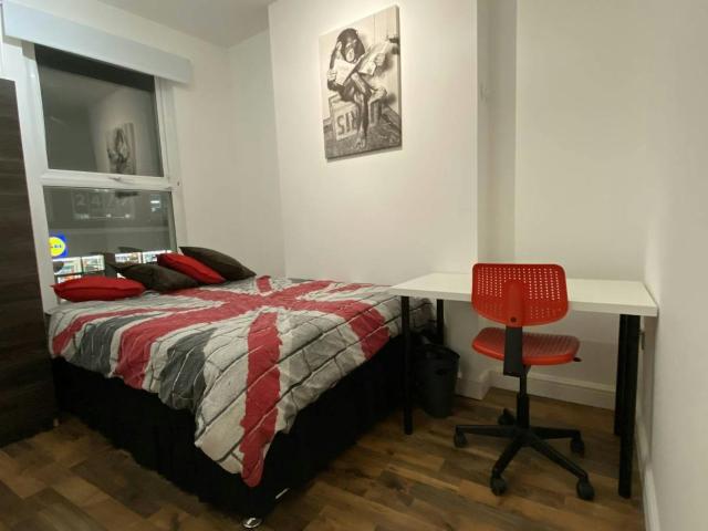 Lichfield House, Denmark Road, Denmark Hill, London, SE5 9ET, United Kingdom | Room for rent #165823219 | Rentberry